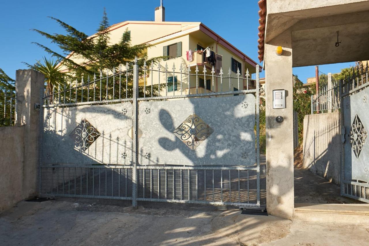 Bouganville House - Casa Vacanze Triparni Екстер'єр фото